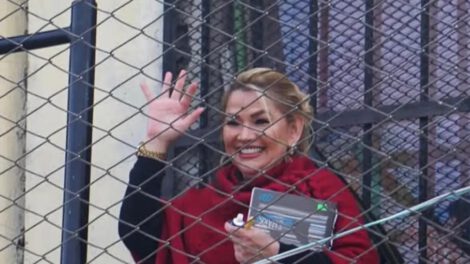 Jeanine Áñez envía un mensaje a las mujeres bolivianas en su día desde prisión