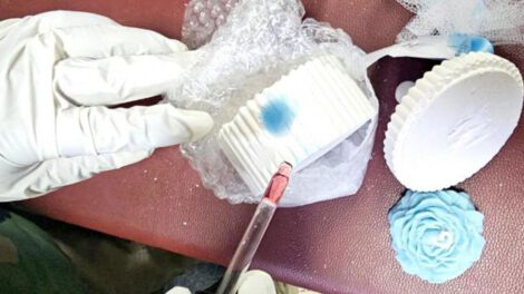 Cocaína en velas aromáticas en el aeropuerto de El Alto