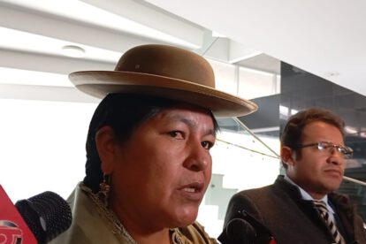 Senadora Simona Quispe pide arraigo para autoridades salientes ante sospechas de corrupción