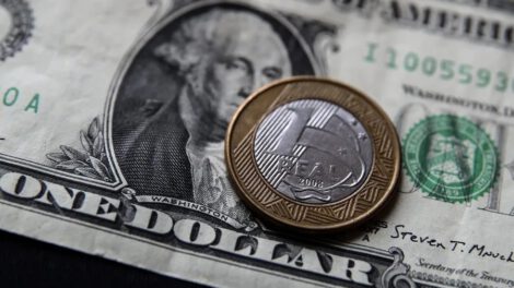 Caída del dólar impulsa economías en América Latina