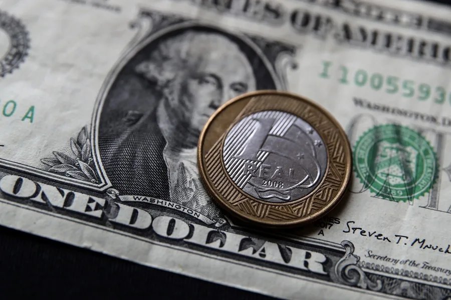 Caída del dólar impulsa economías en América Latina