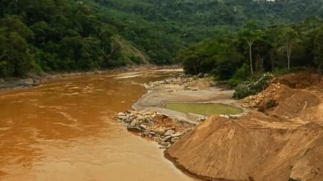 Riada en La Paz causa la muerte de dos mineros chinos