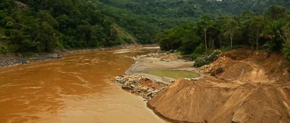 Riada en La Paz causa la muerte de dos mineros chinos