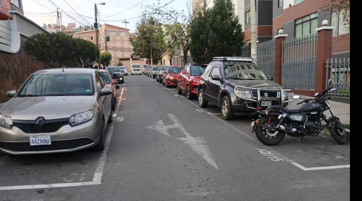 Ley contra parqueos tarifados en La Paz