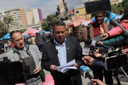 Iglesias evangélicas de Bolivia respaldan a Tuto Quiroga por su compromiso familiar
