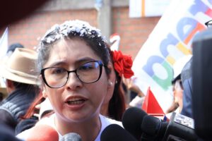 compras de combustible en el mercado negro por la Alcaldesa de El Alto