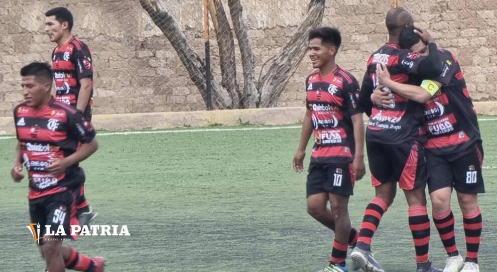 Terrazas FC celebra triunfo en el torneo de la Primera B