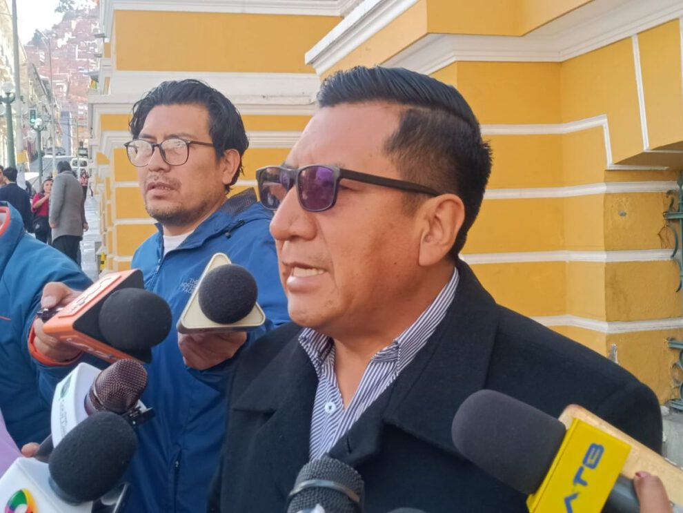 Ley de amnistía defendida por el diputado Freddy Mamani