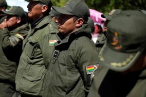 Policías dados de baja por faltas graves en Bolivia