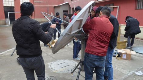 Resultados electorales garantizados por antenas satelitales