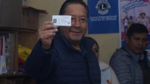 Presidente Arce llama a votar responsablemente