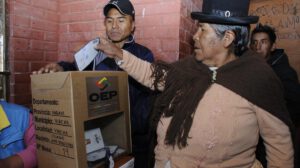 Seguridad electoral en Bolivia garantizada por el ministro Ríos