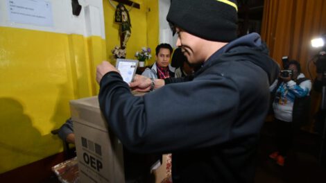 Reclusos participan en la segunda vuelta electoral