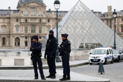 Robo de joyas en el Louvre