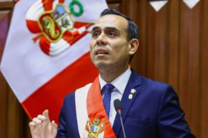 José Jerí, presidente interino de Perú, expresa interés en retomar el diálogo bilateral