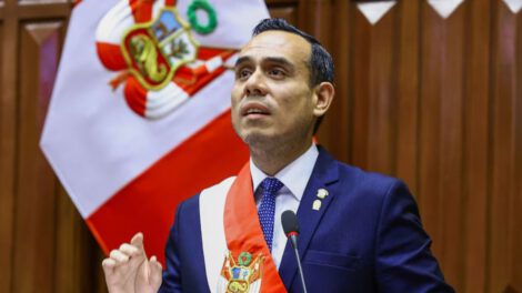 José Jerí, presidente interino de Perú, expresa interés en retomar el diálogo bilateral