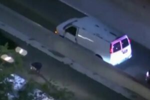 Hombre atropellado en Los Ángeles tras huir de la Policía