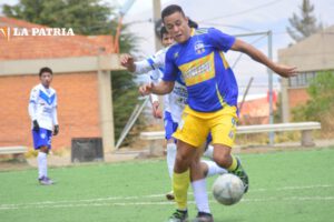 EM Huanuni vs Aurora en la Primera A