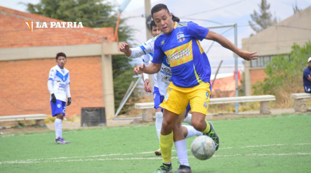 EM Huanuni vs Aurora en la Primera A