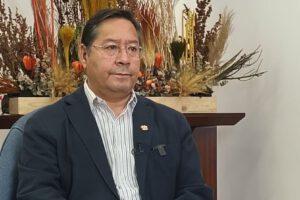 Luis Arce vuelve a la docencia tras dejar la Presidencia