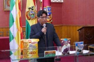 Paquete de alimentos en Oruro para estudiantes