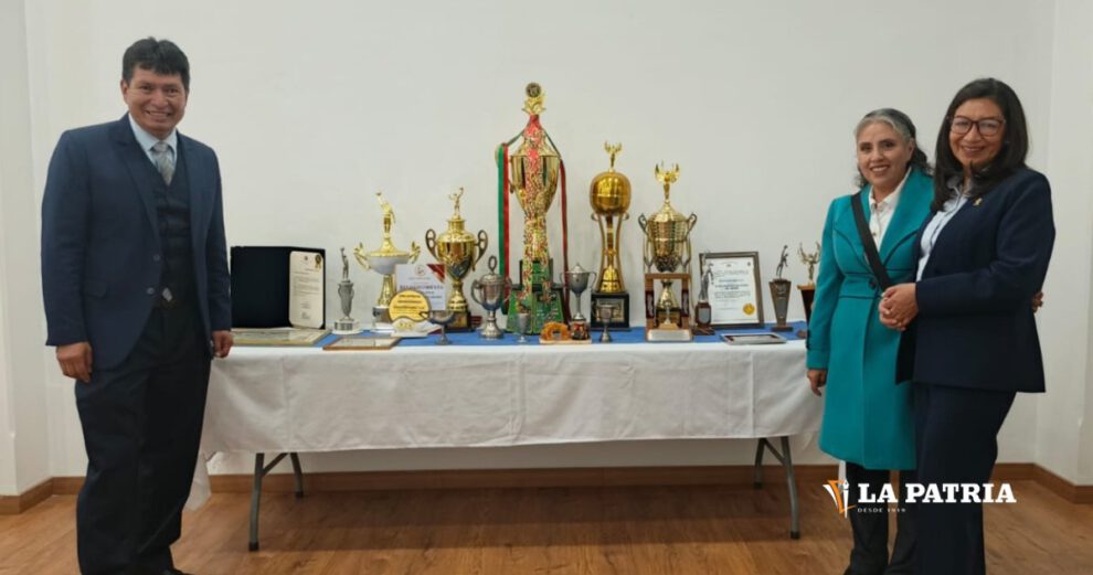 Club Atlético Nacional recibe medalla al mérito en su 90 aniversario