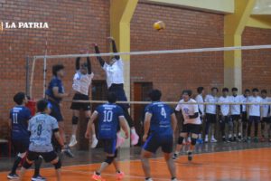 Preselección juvenil de voleibol se prepara para campeonato nacional