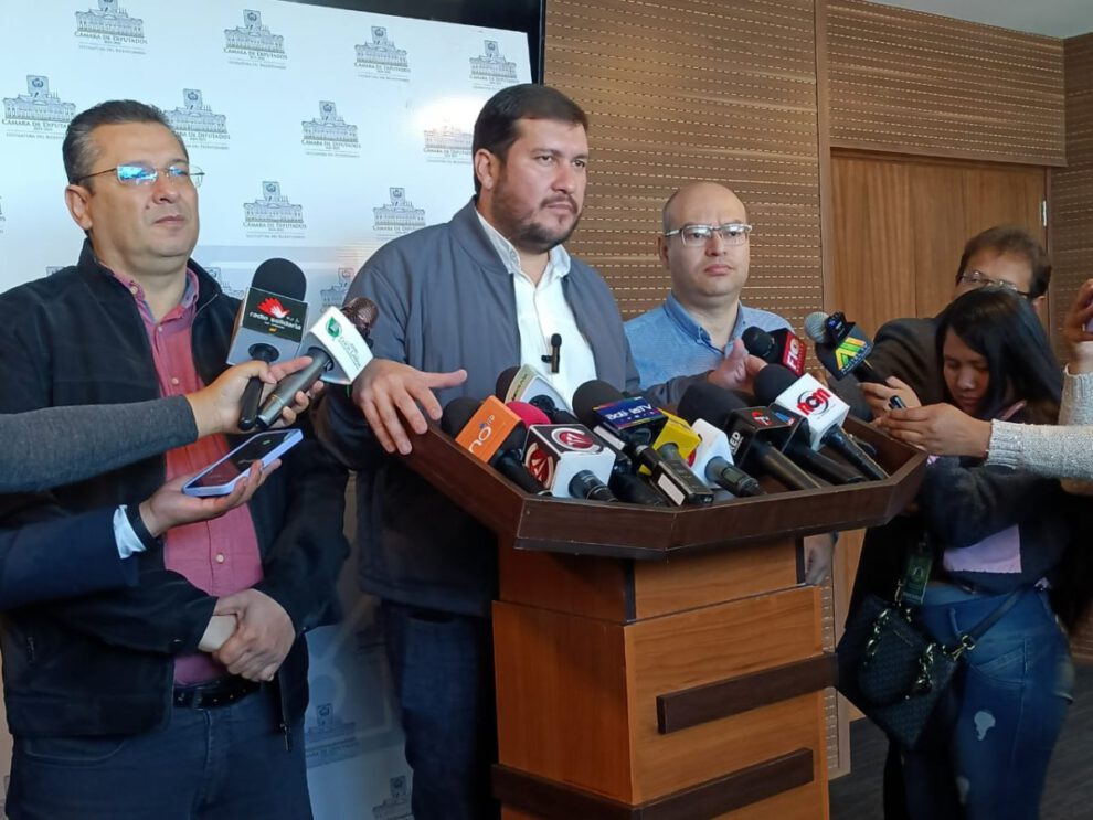 Ley transitoria importación combustible