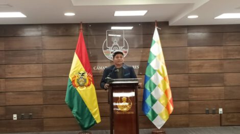 Senador Leonardo Loza expresa preocupación sobre la soberanía nacional