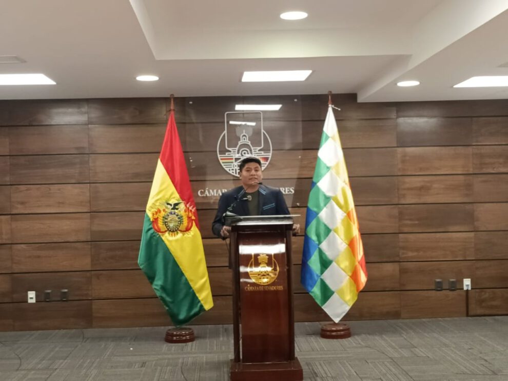 Senador Leonardo Loza expresa preocupación sobre la soberanía nacional