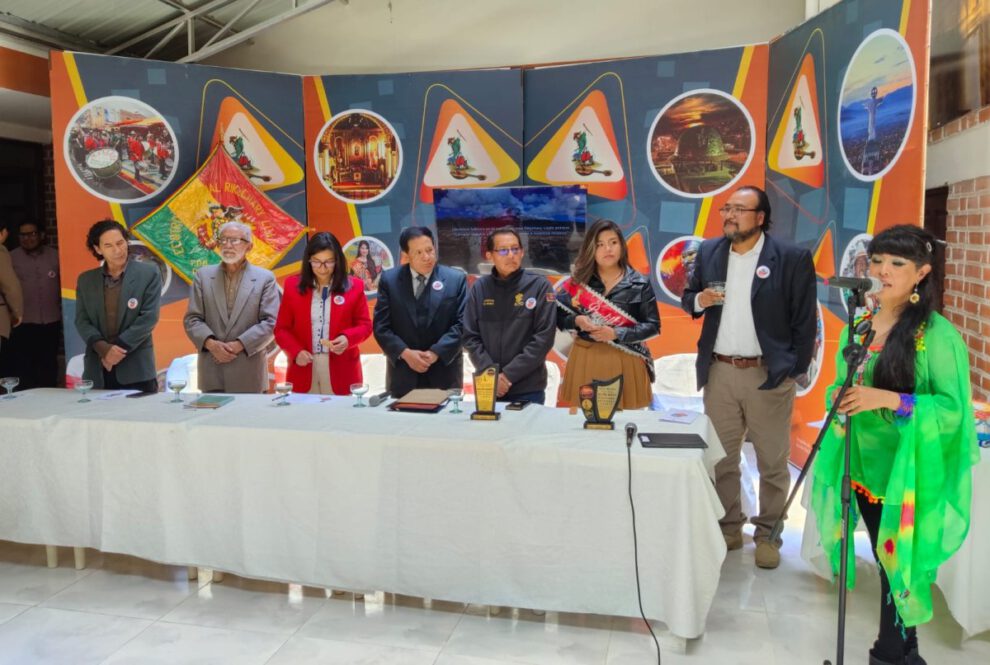 Acto de celebración en conmemoración de 42 años de Rikjchary Llajta