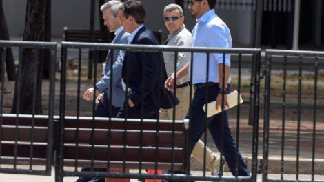 Paquete de decretos anunciado por Rodrigo Paz