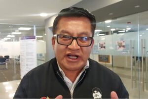 Renán Cabezas denuncia cambios militares en Bolivia