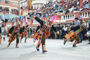 Entrada Universitaria Oruro: Un derroche de cultura y alegría