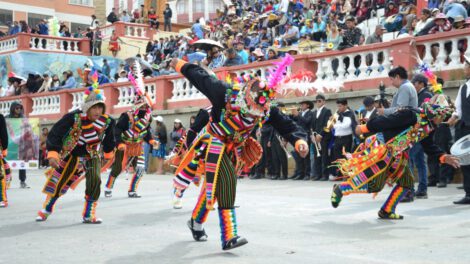 Entrada Universitaria Oruro: Un derroche de cultura y alegría