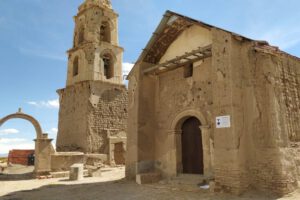 Iglesia Colonial San Miguel de Challacota recibe Emblema Azul de la Unesco