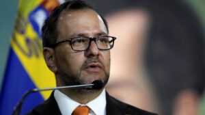 Canciller venezolano critica a presidente boliviano
