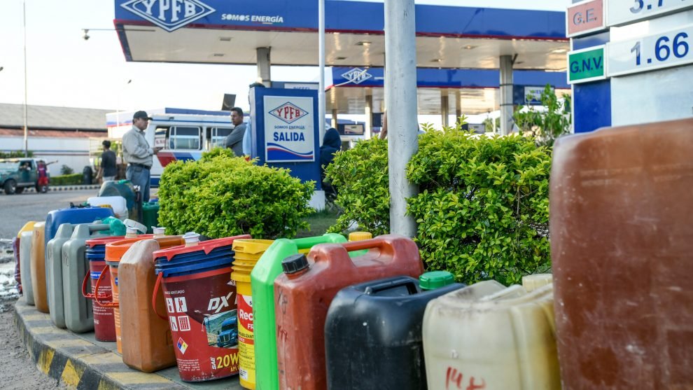 Ley de emergencia para importar combustible