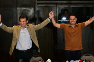 Entrega de credenciales en Sucre