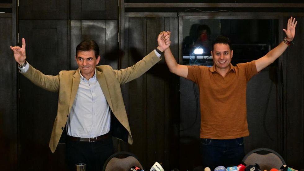 Entrega de credenciales en Sucre