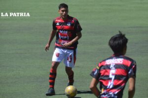 Terrazas FC líder invicto en la Primera B
