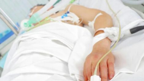 Conductor ebrio atropella a estudiantes en Colquiri