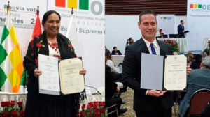 Tomasa Yarhui y Rafael López asumen jefaturas de Alianza Libre en el Parlamento