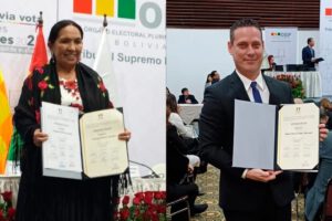 Tomasa Yarhui y Rafael López asumen jefaturas de Alianza Libre en el Parlamento