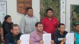 Precio base de leche exigido por productores lecheros