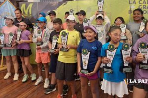 Torneo nacional de tenis G-4 en Oruro