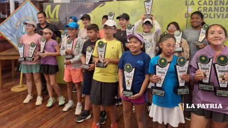 Torneo nacional de tenis G-4 en Oruro