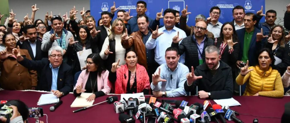 Pacto político propuesto por la Alianza Libre para superar la crisis política