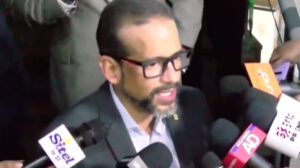 El gobernador de Santa Cruz, Luis Fernando Camacho, confirma su asistencia a la posesión presidencial