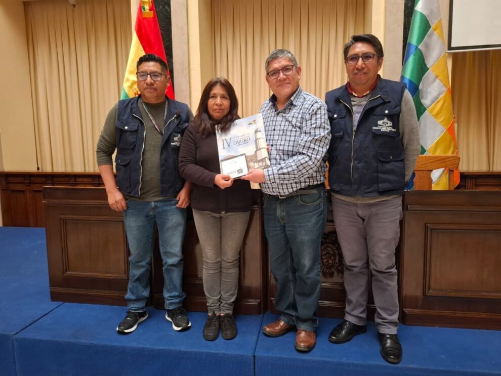 Digitalización histórica de la revista IV Centenario de Oruro